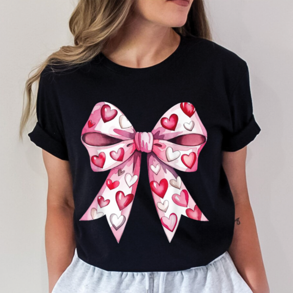 Retro Coquette Bow Valentine's Heart XOXO Love Design T-Shirt