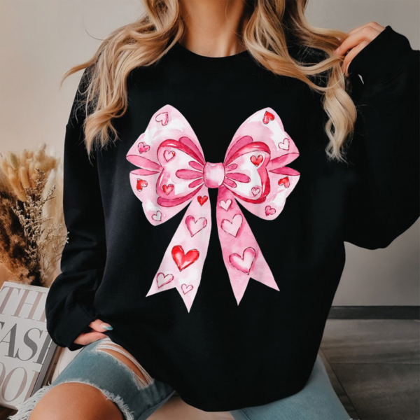 Valentine's Heart XOXO Love Design T-Shirt Coquette Bow Shirt