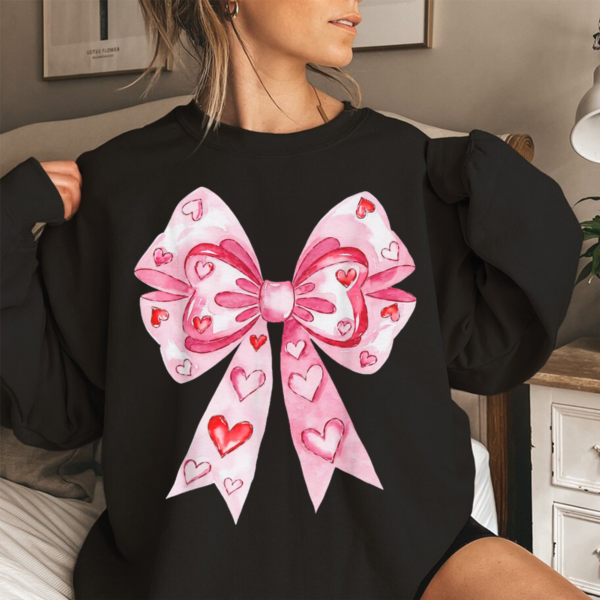 Valentine's Heart XOXO Love Design T-Shirt Coquette Bow Shirt