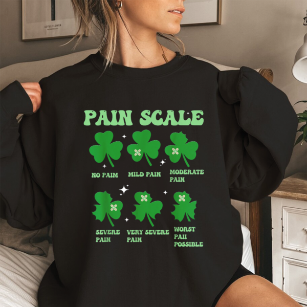 Pain Scale Shamrock Funny Nurse Patrick's Day ICU Nurse T-Shirt