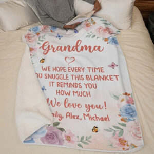 We Love You Grandma Family Personalized Blanket Mother's Day, Gift For Mom, Grandma