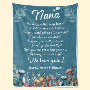 You Can Feel A Hug From Us Family Personalized Blanket Gift For Mom, Grandma