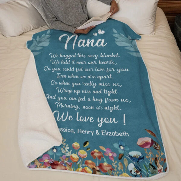 You Can Feel A Hug From Us Family Personalized Blanket Gift For Mom, Grandma